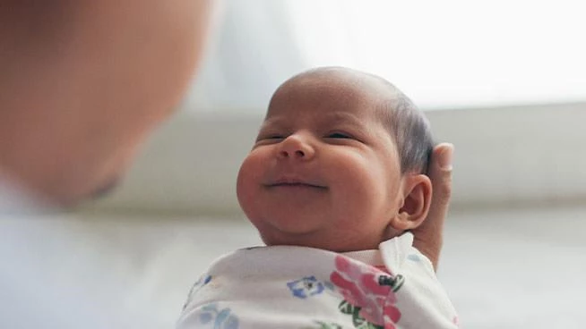 bebe sonriente